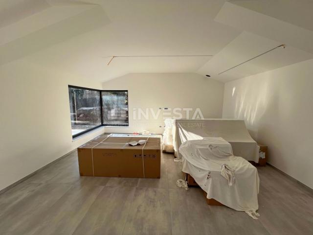 Surroundings of Labina, newly built modern one-story house, 137 m2, 3 bedrooms