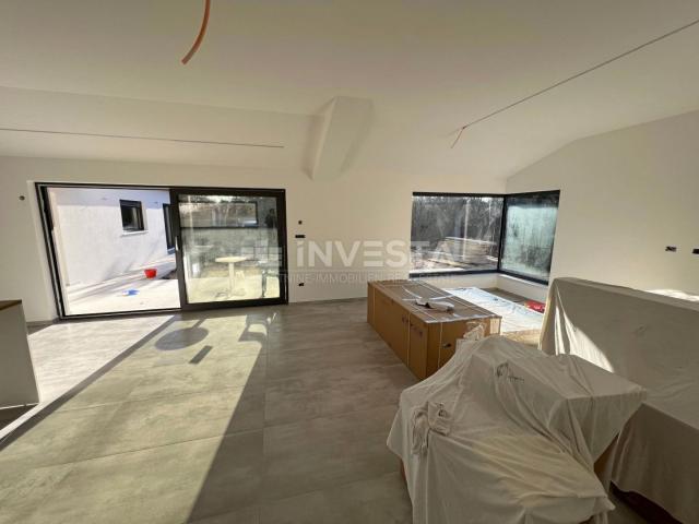 Surroundings of Labina, newly built modern one-story house, 137 m2, 3 bedrooms