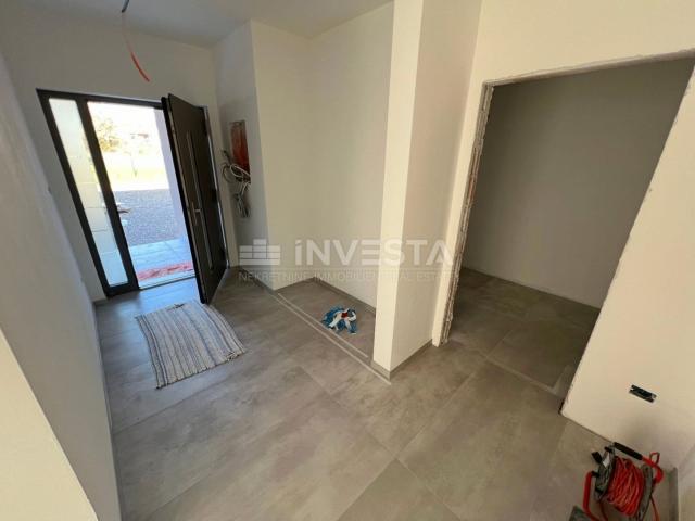 Surroundings of Labina, newly built modern one-story house, 137 m2, 3 bedrooms