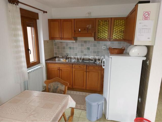 Poreč area, 2 houses with several residential units, spacious garden