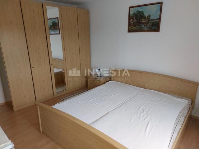 Poreč area, 2 houses with several residential units, spacious garden