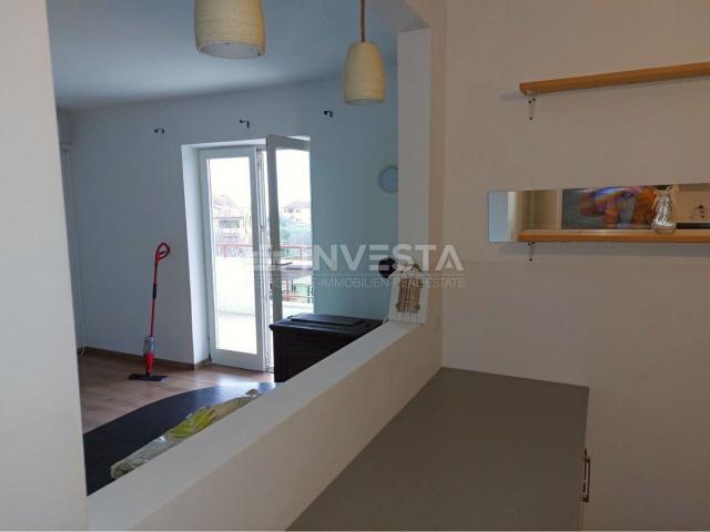 Poreč, two-bedroom apartment with sea view and parking