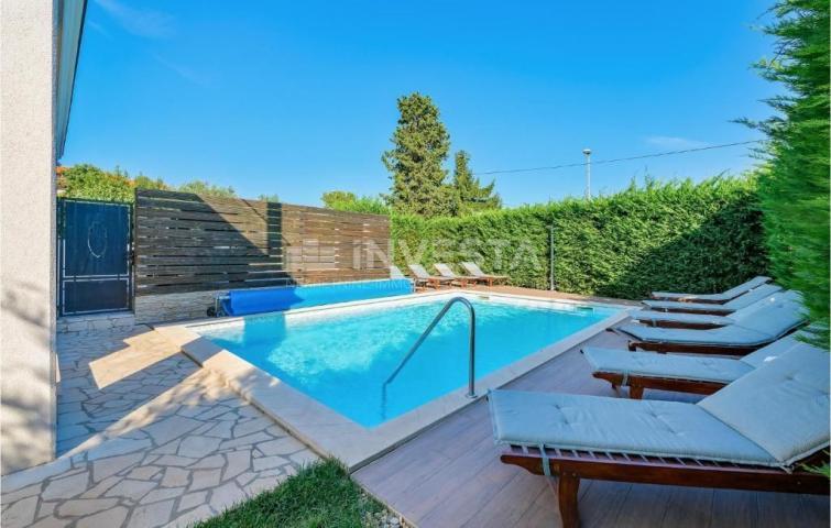 Croatia, Istria, Fažana, spacious villa near the sea with 3 apartments, auxiliary building, pool