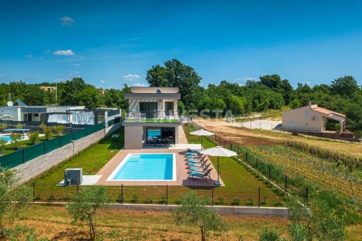 Surroundings of Svetvinčent, newly built luxury villa with heated pool