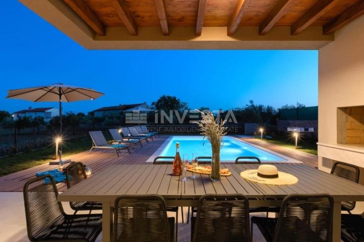 Surroundings of Svetvinčent, newly built luxury villa with heated pool