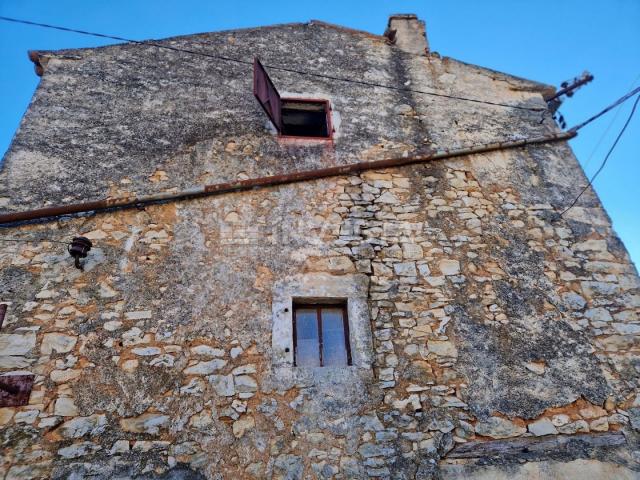 Surroundings of Barbana, Istrian stone house in a row for adaptation