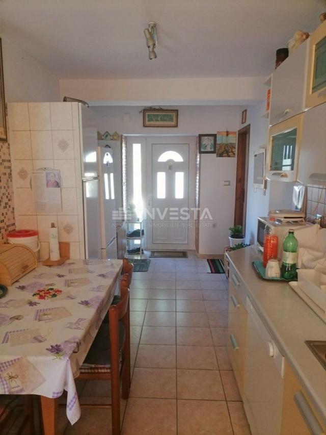 Poreč, Center, two-room apartment within walking distance from the market, 68m2