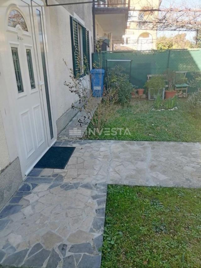 Poreč, Center, two-room apartment within walking distance from the market, 68m2