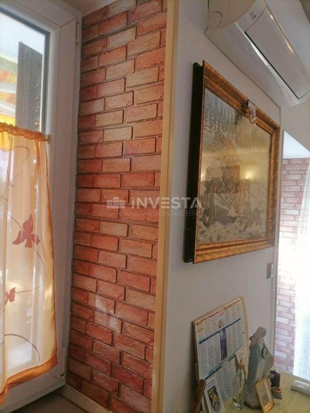 Poreč, Center, two-room apartment within walking distance from the market, 68m2