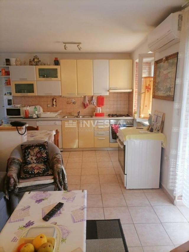 Poreč, Center, two-room apartment within walking distance from the market, 68m2