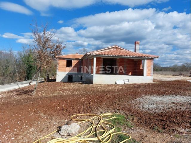 Istria, detached house under construction with 3 bedrooms and a tavern, 220 m2