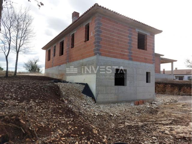 Istria, detached house under construction with 3 bedrooms and a tavern, 220 m2