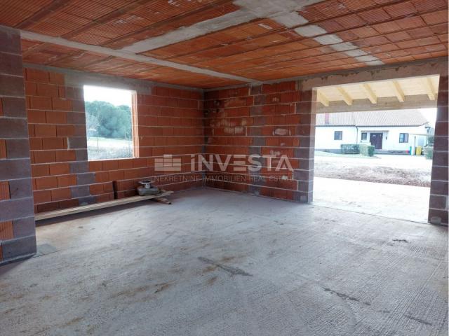 Istria, detached house under construction with 3 bedrooms and a tavern, 220 m2