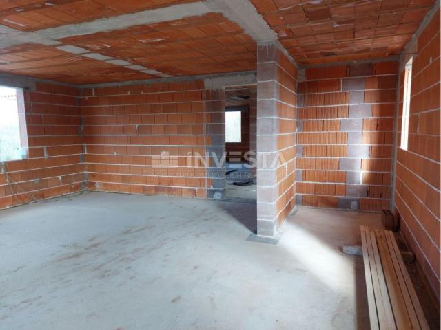 Istria, detached house under construction with 3 bedrooms and a tavern, 220 m2