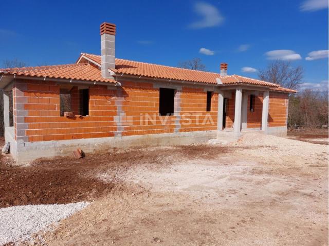 Istria, detached house under construction with 3 bedrooms and a tavern, 220 m2