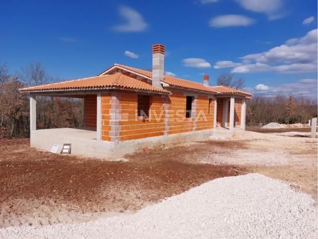 Istrien, Einfamilienhaus im Bau mit 3 Schlafzimmern und einer Taverne, 220 m2