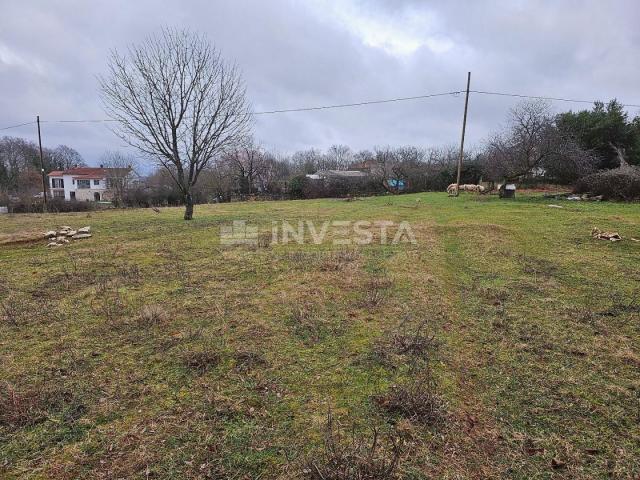 Žminj, construction land 2905 m², near the road