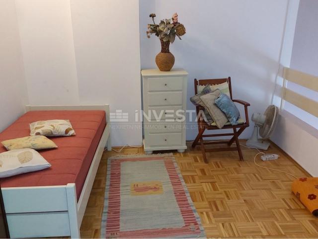 Červar-Porat, zweistöckige Wohnung 47 m2, 2 Schlafzimmer, 150 m vom Meer entfernt