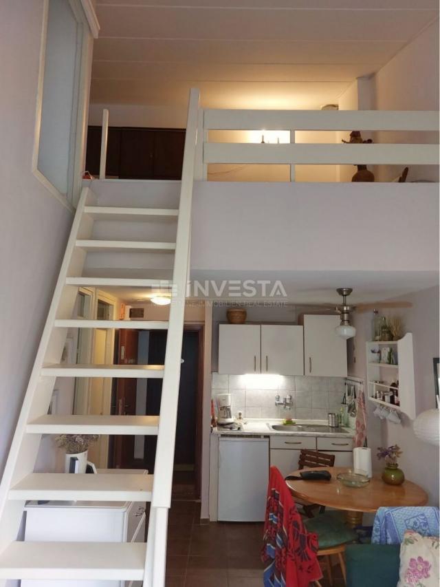 Červar-Porat, two-story apartment 47 m2, 2 bedrooms, 150m from the sea