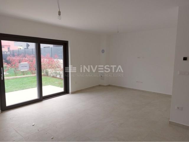 Poreč, two-room apartment on the ground floor of a new building with a garden of 60 m2