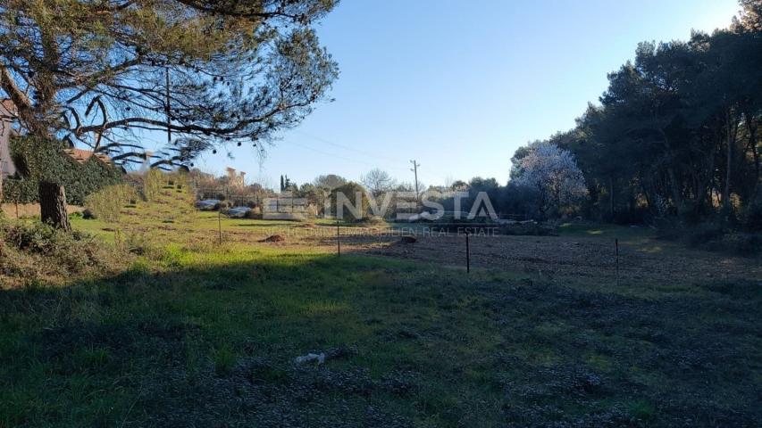 Pula - attractive building plots 200 meters from the sea