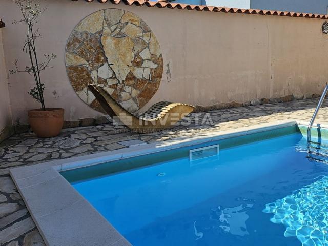 Barbariga, furnished detached house with pool and garage