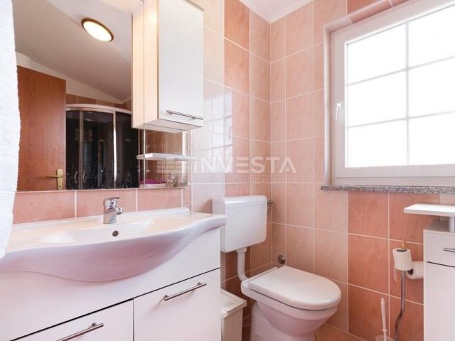 Barbariga, furnished detached house with pool and garage