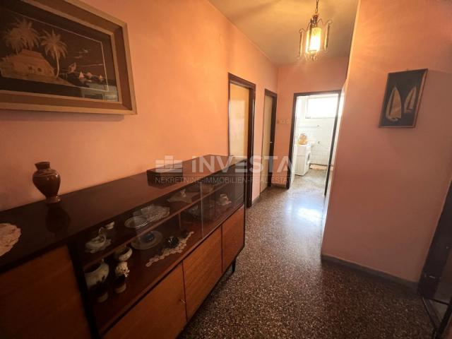 Pula, Stoja, apartment (2 bedrooms), 2nd floor, area of 69 m²