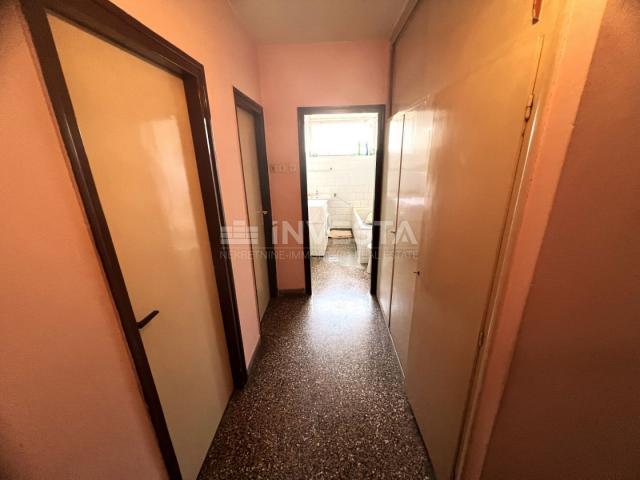 Pula, Stoja, apartment (2 bedrooms), 2nd floor, area of 69 m²