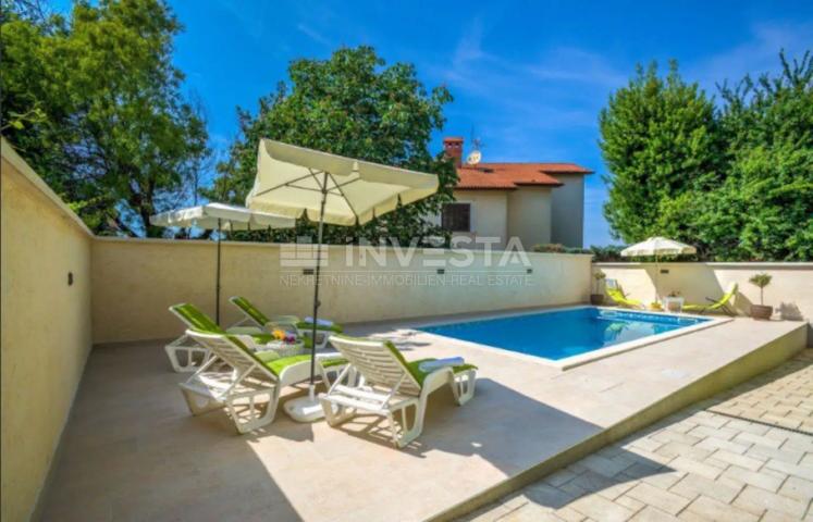 Pula, hochwertiges Familienhaus 220m2 mit Pool