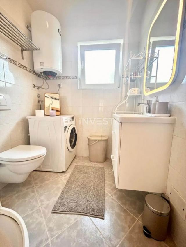 Novigrad, Wohnung 52 m², zwei Schlafzimmer, Parkplatz