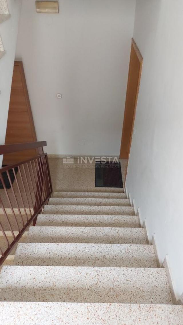 Novigrad, Wohnung 52 m², zwei Schlafzimmer, Parkplatz