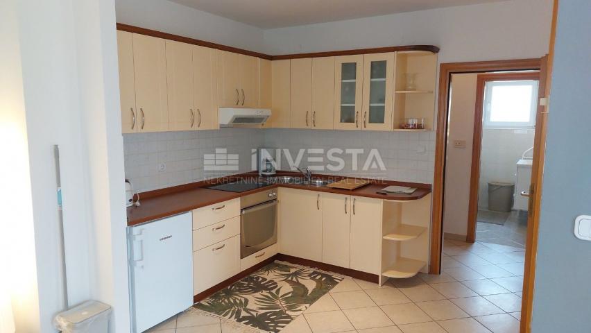 Novigrad, Wohnung 52 m², zwei Schlafzimmer, Parkplatz