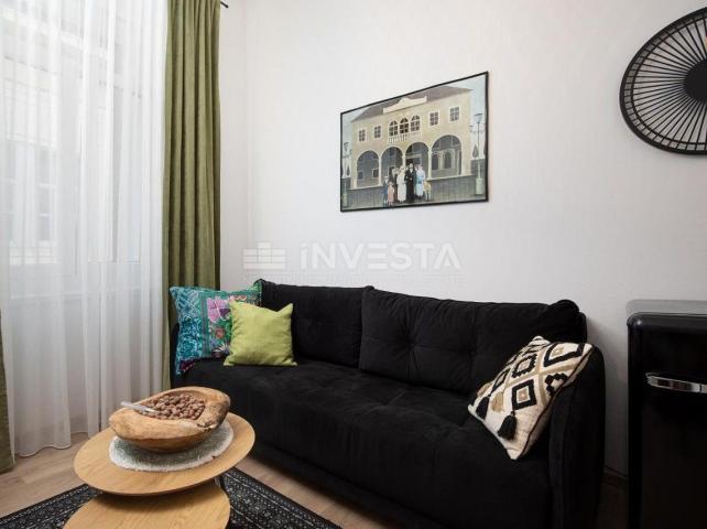 Pula Zentrum, Renovierte Wohnung 32 m², 2. Etage, Österreich-Ungarisches Gebäude