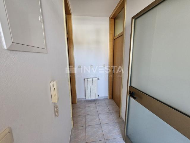 Croatia, Istria, Medulin center, quality apartment house 510 m², near the sea