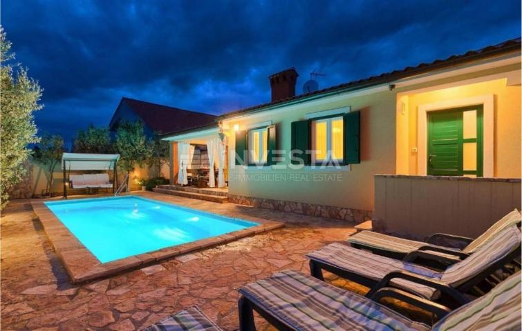 Fažana surroundings - Exceptional villa with heated pool