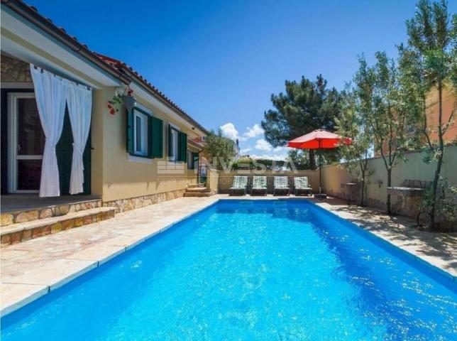 Fažana surroundings - Exceptional villa with heated pool