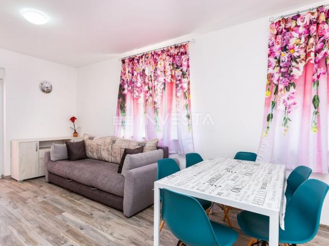 Medulin, apartmanska kuća 630m2 blizu mora, Top lokacija