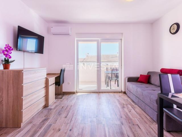 Medulin, apartmanska kuća 630m2 blizu mora, Top lokacija