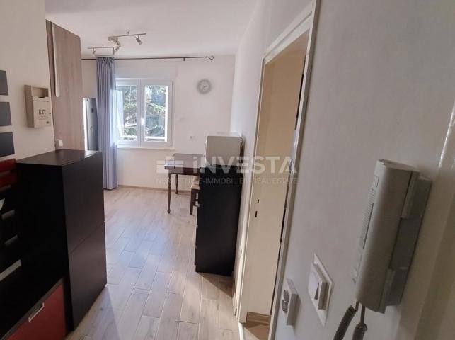 Pula, Stoja, eingerichtete Wohnung 51m², Meerblick