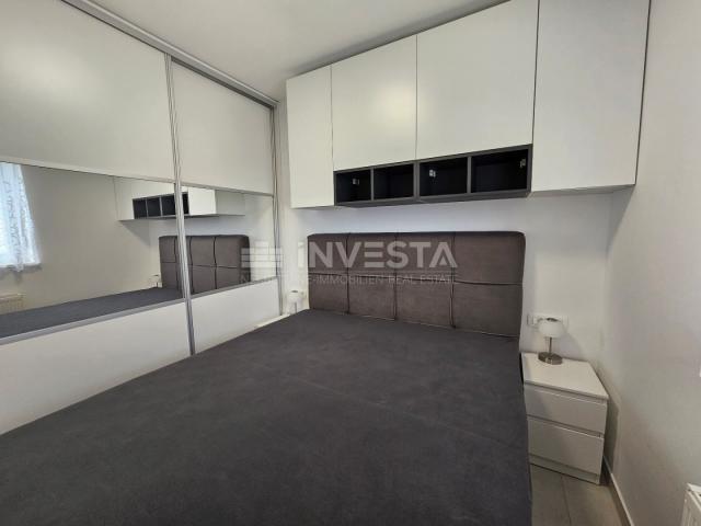 Croatia, Istria, Pula, Monvidal, modern apartment 40m2, storage room 14m2 and parking (new construct