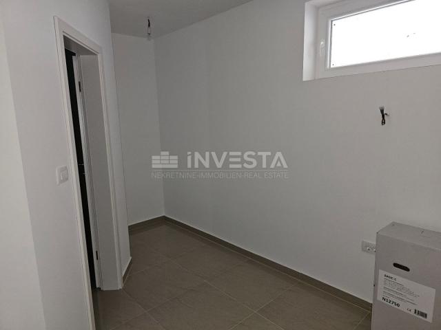 Croatia, Istria, Pula, Monvidal, modern apartment 40m2, storage room 14m2 and parking (new construct