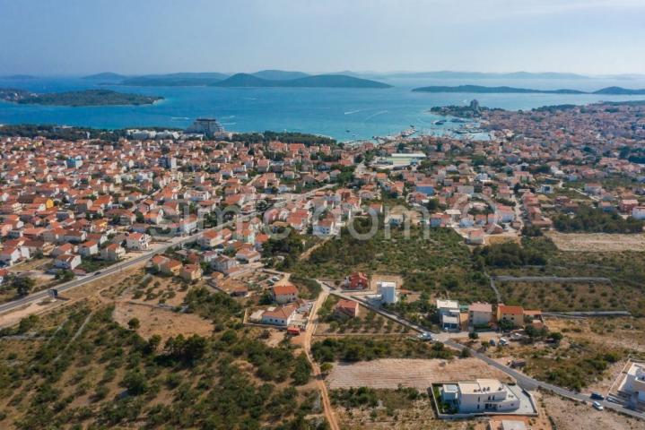 Apartman u novogradnji na odličnoj lokaciji, Vodice