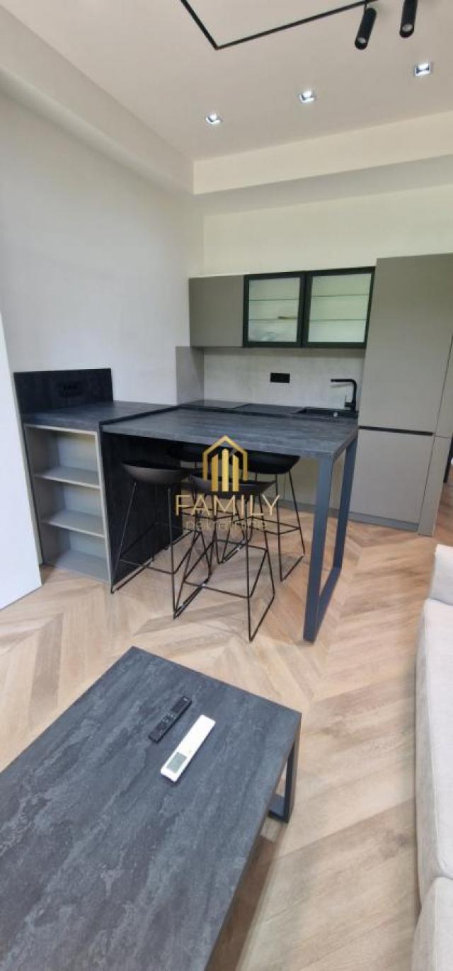 Jednoiposoban stan za izdavanje, Novi Sad - Centar, 750€, 40m²