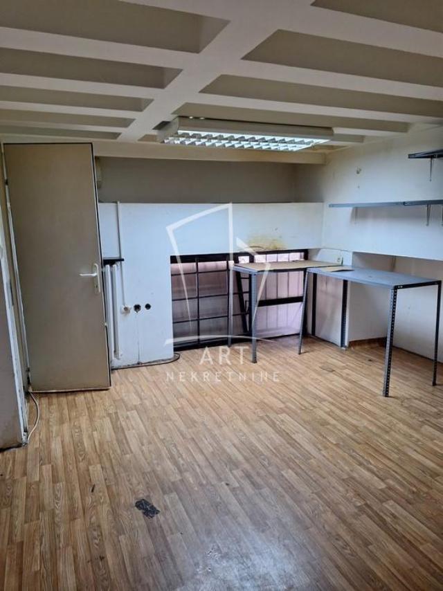 Lokal na atraktivnoj lokaciji  36m2 duplex ID#8419