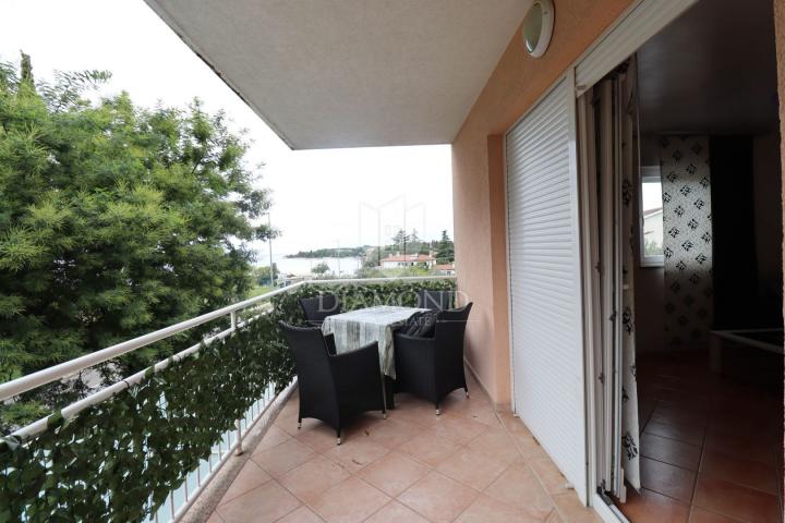 Umag, surroundings, comfortable apartment with sea view!