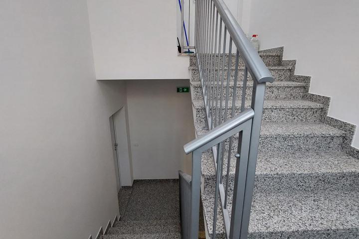 Istra, Pula, penthouse u novogradnji s pogledom na naselje