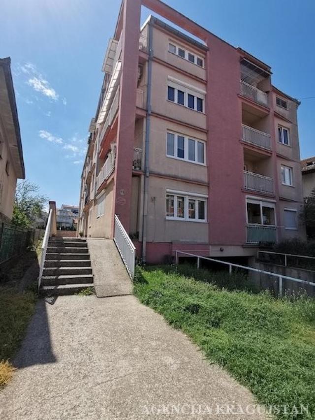 Izdavanje, Stan, 54. 00m2 , Erdoglija