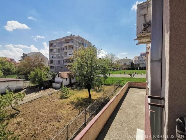 Izdavanje, Stan, 54. 00m2 , Erdoglija