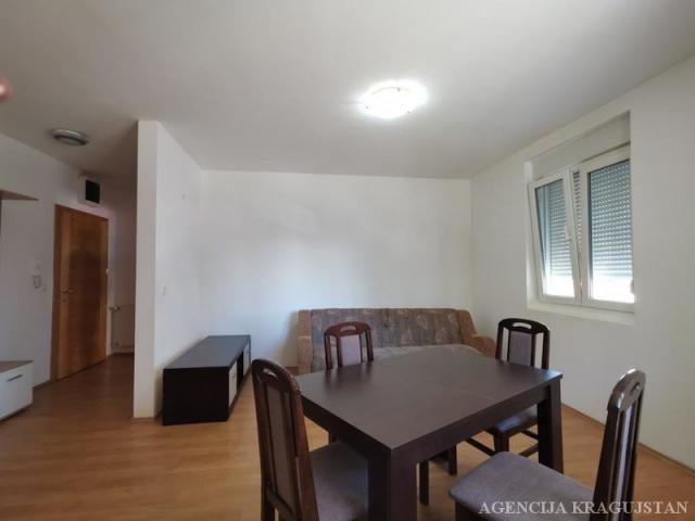 Izdavanje, Stan, 40. 00m2 , Erdoglija